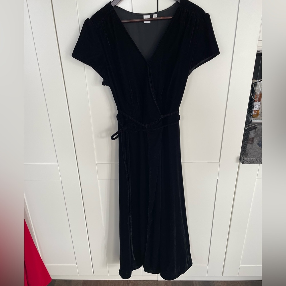 Velvet wrap dress. MIDI.